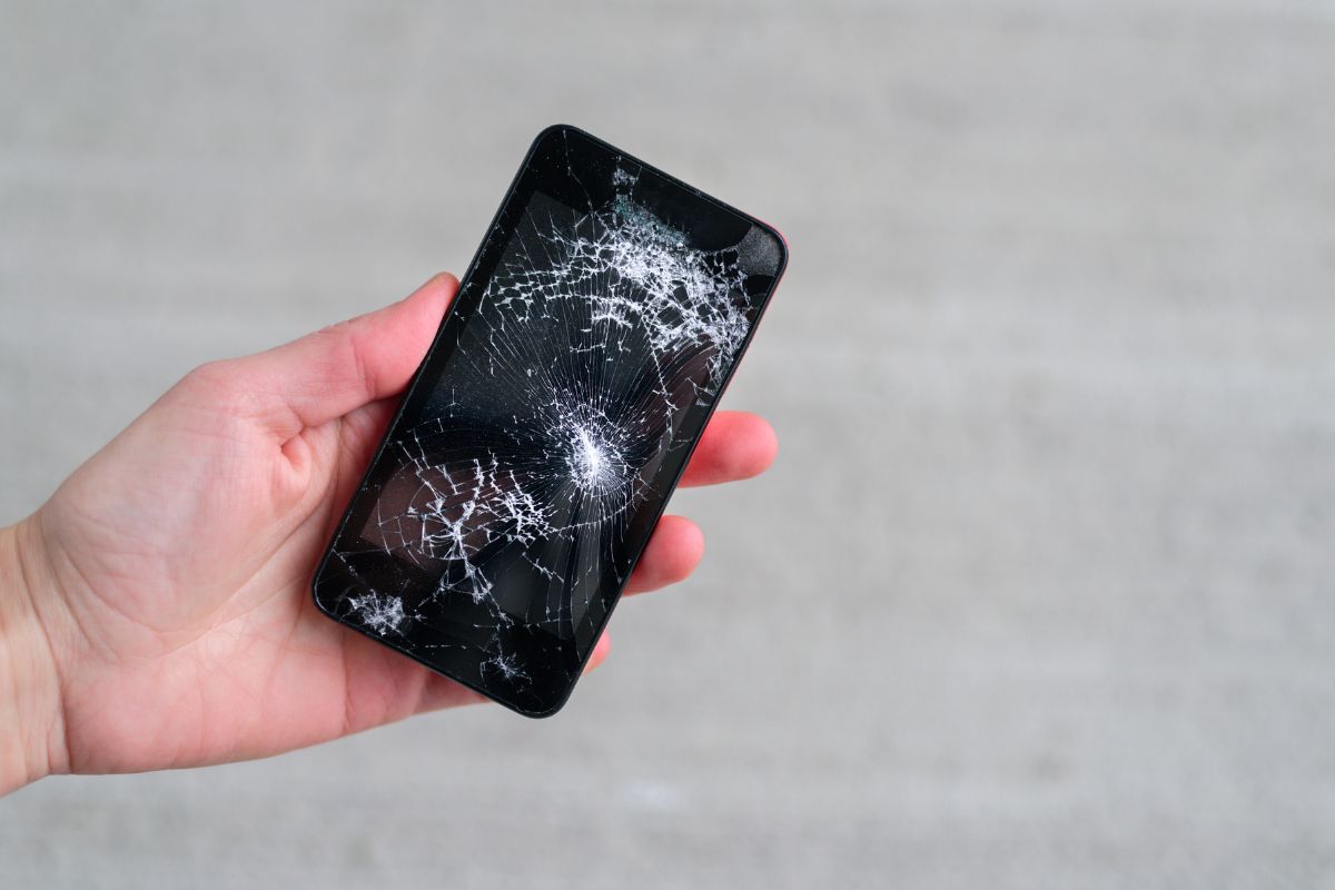 Jak odzyskać dane z całkowicie zniszczonego telefonu?