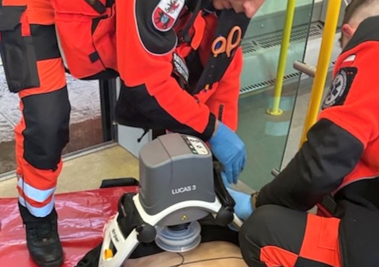 Pasażerowie pociągu usłyszeli dramatyczny apel kierownika. "Nikt nie reagował"