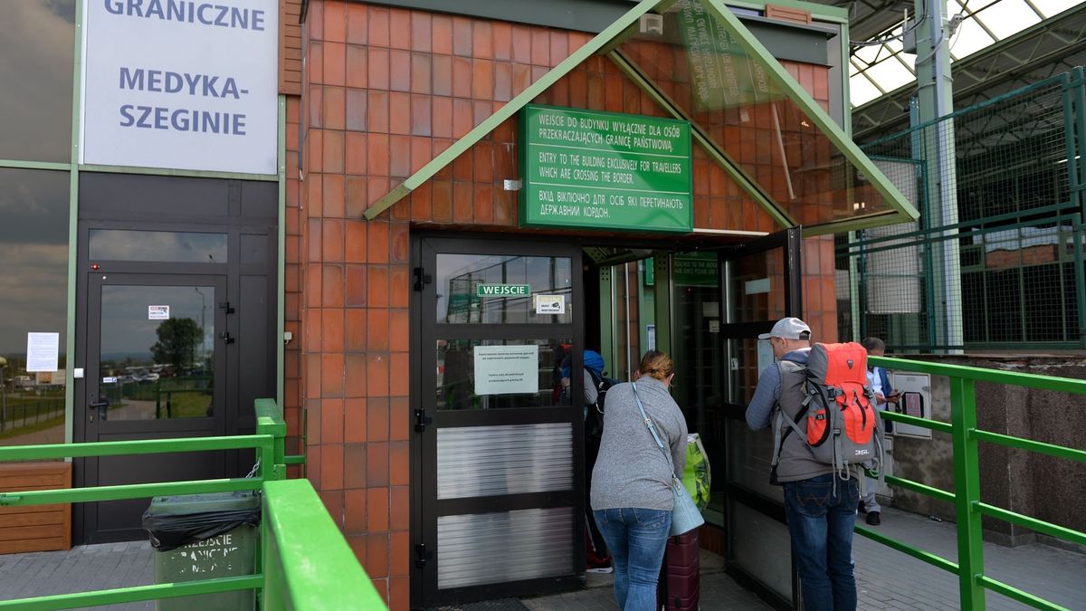 Ukraina w środę zamknęła granice dla obcokrajowców