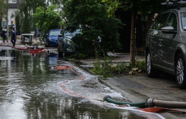 Nawałnice nad Polską - zalania, połamane drzewa