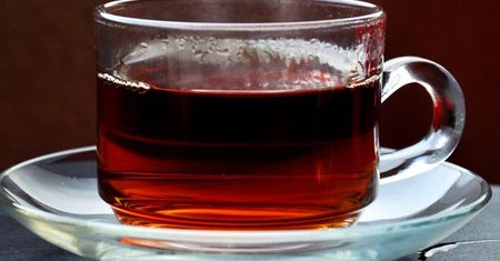 Tej herbaty w wielu krajach się nie pije, bo jest szkodliwa. Polacy sięgają często