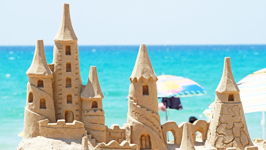 Nie na każdej hiszpańskiej plaży można budować zamki z piasku 