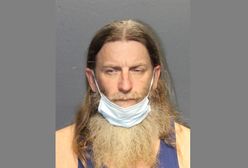 USA. Wtargnął na Kapitol, miał bluzę z napisem "Obóz Auschwitz". 56-latek aresztowany