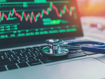 Żary: Tłumy w kolejce do darmowego badania dermatologicznego