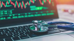 Żary: Tłumy w kolejce do darmowego badania dermatologicznego