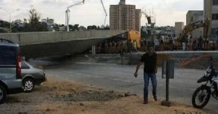 Brazylia: zawaliła się estakada w Belo Horizonte