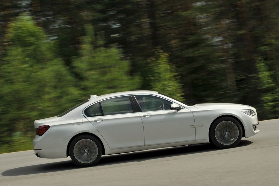 BMW serii 7 na rok 2013 - megagaleria niemieckiego okrętu flagowego 15