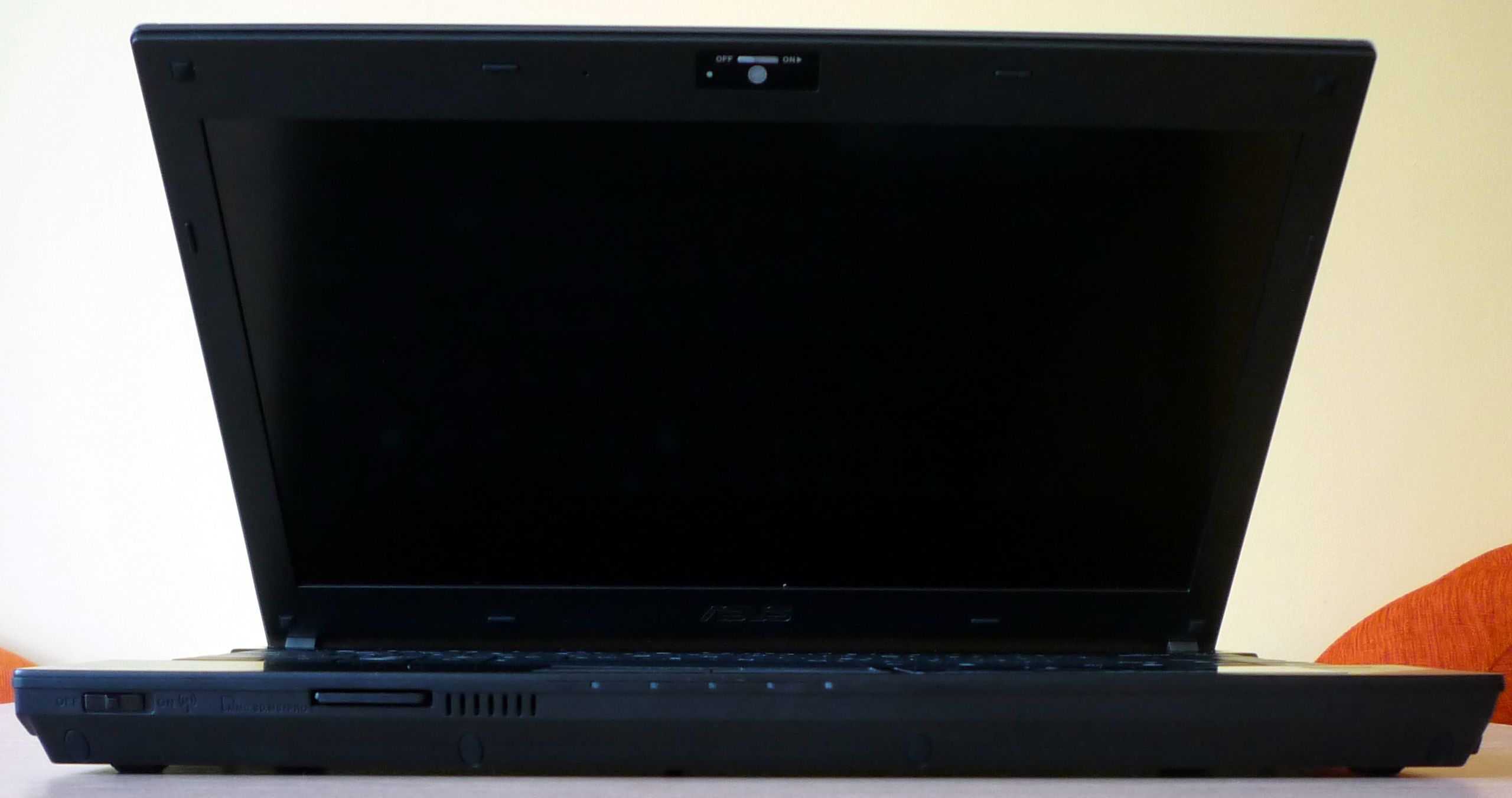 ASUSPRO B33E – propozycja nie tylko dla biznesmena [test] 3