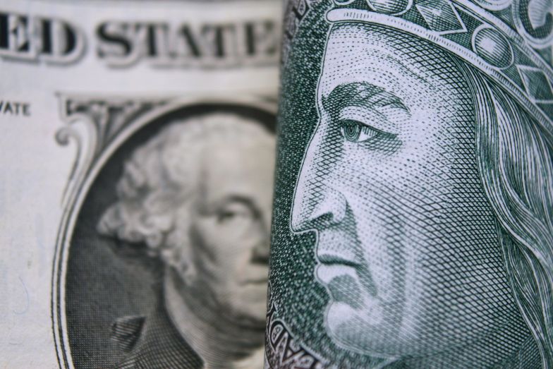 Groszek: Słabość dolara amerykańskiego
