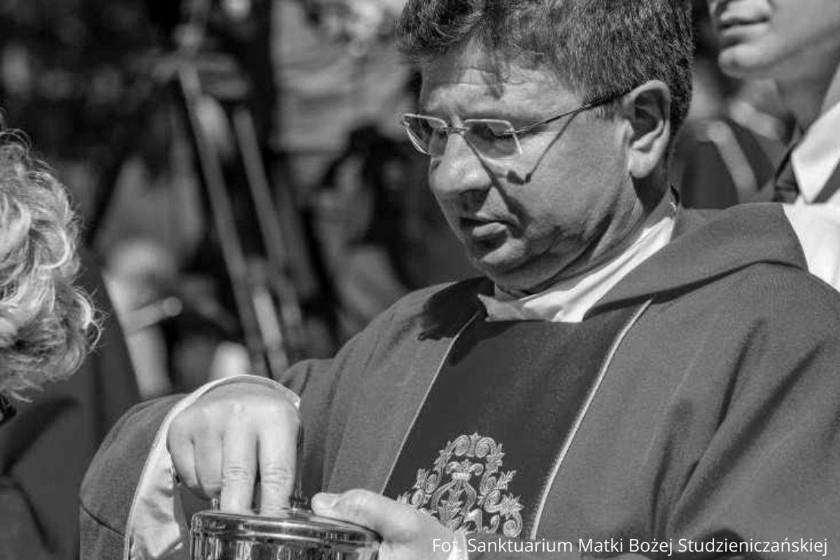 Tragiczny wypadek pod Białymstokiem. Nie żyje ks. Arkadiusz