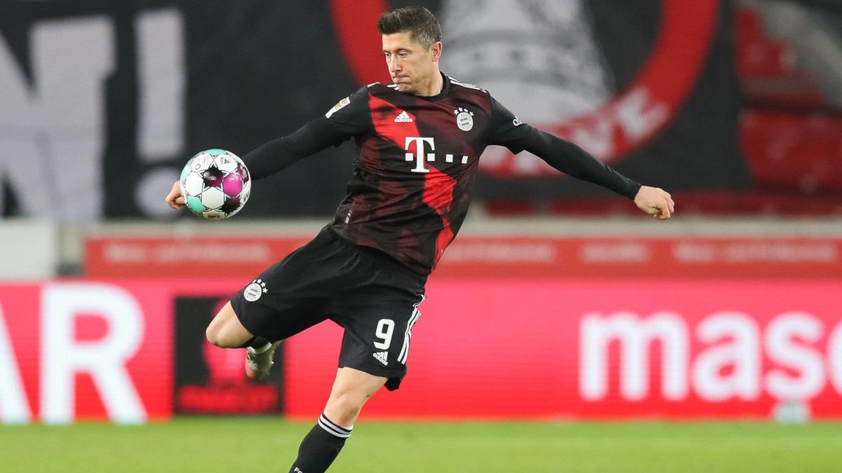 PAP/EPA / Tom Weller / Na zdjęciu: Robert Lewandowski