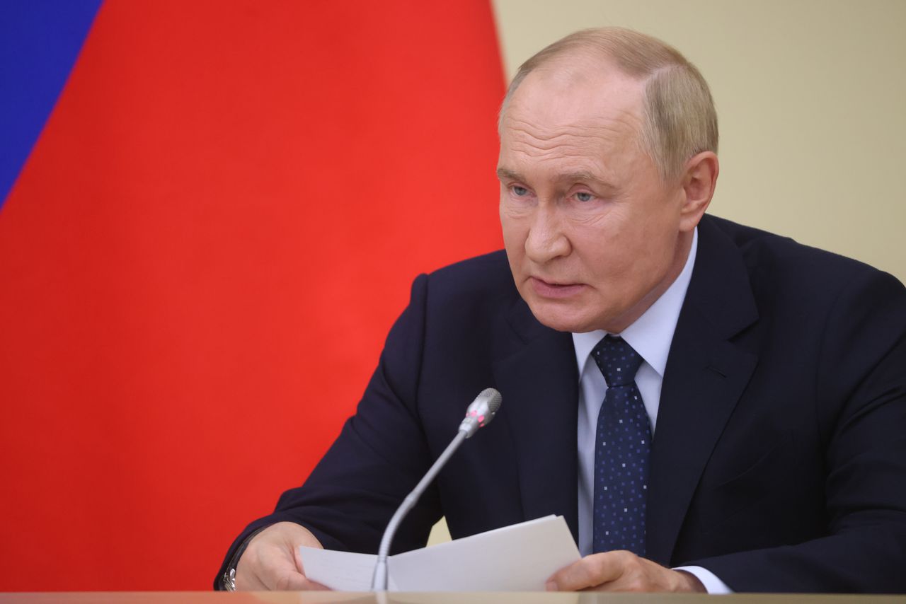 Putin promises compensation amid clashes near Kursk border