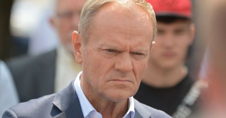Podwyżki w sferze budżetowej. Soboń wbija szpilę Tuskowi