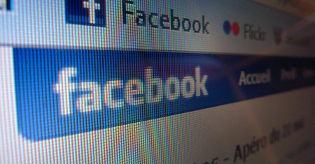 Facebook czyta SMS-y? "To niedorzeczne"