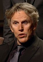 "Dwóch i pół": Gary Busey w psychiatryku z Alanem Harperem