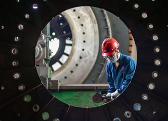 Przemysł w Polsce ze znaczącym spadkiem aktywności. Duży bank zabrał głos