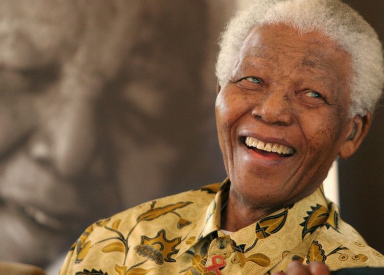 Nelson Mandela oddycha samodzielnie