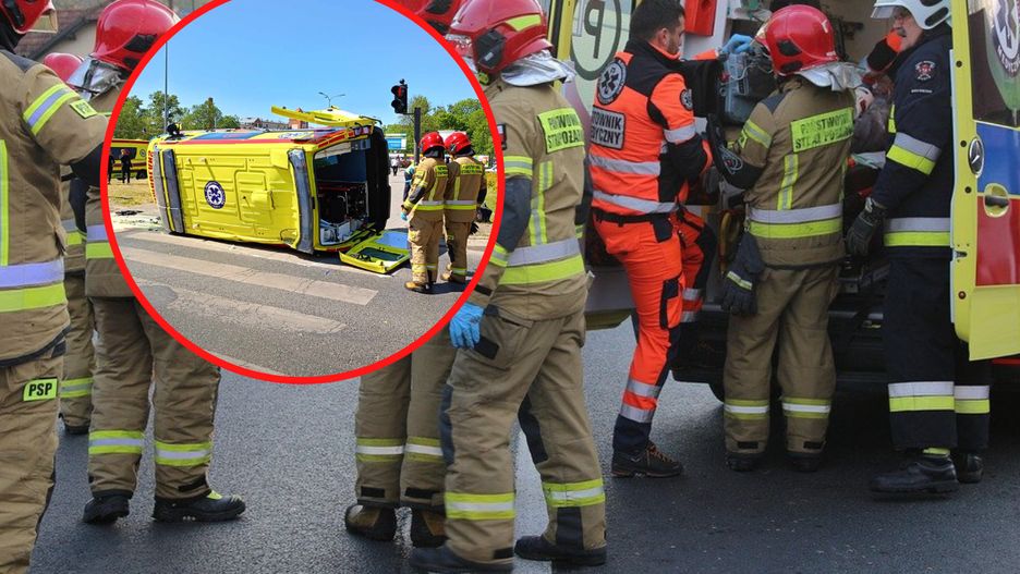 W wypadku ranny został przewożony karetką pacjent i ratownicy