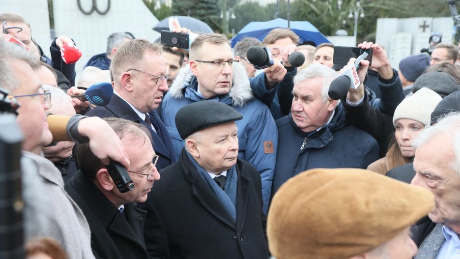 Robert Telus i Jarosław Kaczyński pod Sejmem