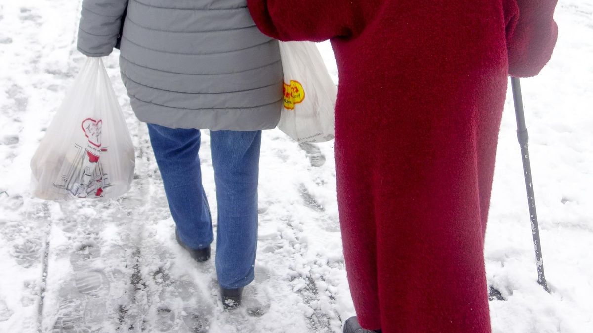 Obecnie w części sklepów foliówki nadal są darmowe. Po nowym roku ma się to zmienić