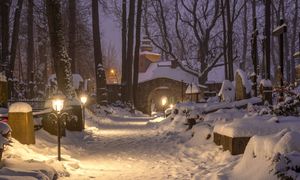 Cmentarz jak dzieło sztuki. O tej porze roku przyciąga masę turystów