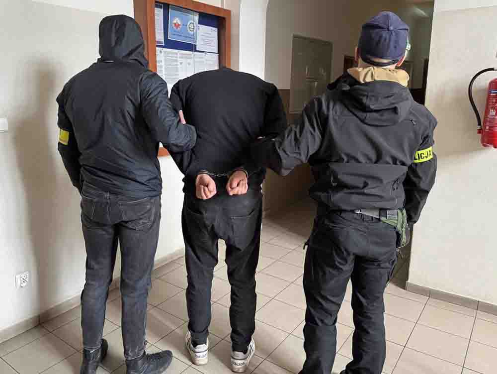 Bytów: Oszustwo roku. Kupili samochód płacąc zabawkowymi pieniędzmi