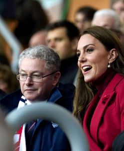 Strój księżnej Kate na meczu zachwyca. Pokolorowała jesień