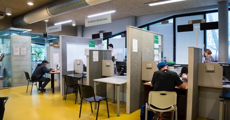 Zwolnienia grupowe. Koronawirus odbija się na rynku pracy