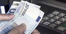 Kartą czy gotówką? O tym czym płacić za granica żeby nie przepłacić