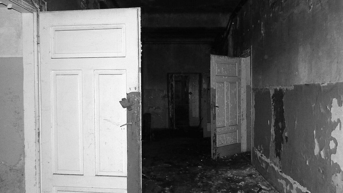 Pewnych przedmiotów, materiałów i urządzeń w piwnicy trzymać nie