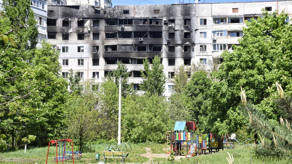 Zniszczenia w Charkowie po rosyjskich atakach na miasto 