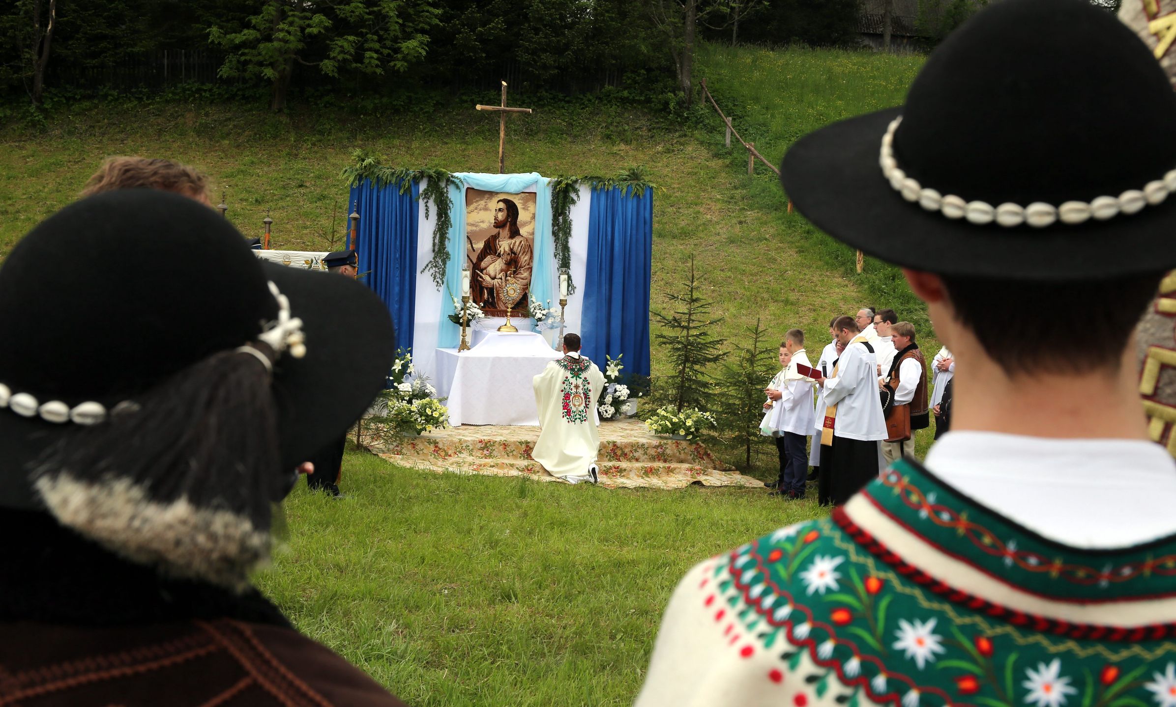 Ołtarze na Boże Ciało. Dlaczego wierni zatrzymują się przy czterech?