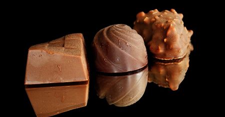 Cukierki w czekoladzie o niskiej zawartości cukru lub kalorii