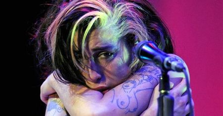 "Moje łzy są suche" - śpiewała Amy Winehouse. Miłość, której nie chciano