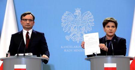 Szydło: Dzieci nie będą odbierane rodzicom z powodów ekonomicznych