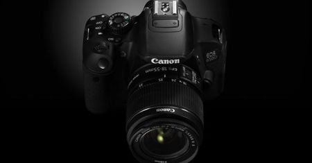 Canon EOS 650D - dotykowy ekran, hybrydowy AF, 18 Mpix