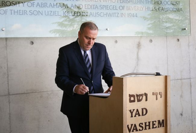 Grzegorz Schetyna w Yad Vashem wspominał Bartoszewskiego