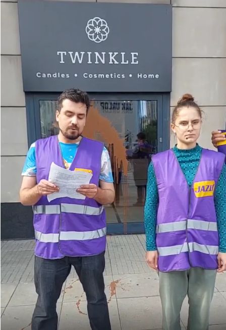 Aktywiści podczas happeningu