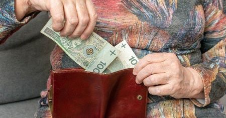 Tyle dostaniesz 14. emerytury w 2025 roku! Zobacz kiedy otrzymasz przelew. Tabela netto