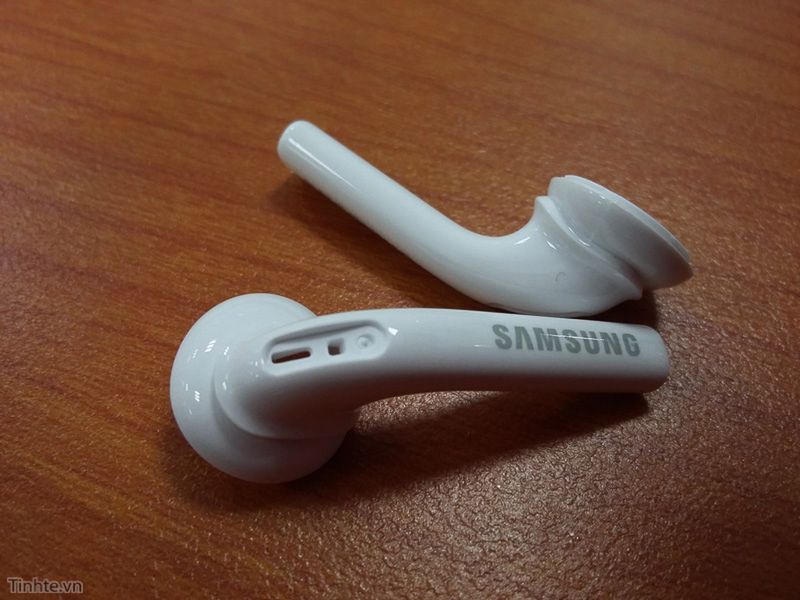 Samsung może mocno odświeżyć słuchawki dla Galaxy S6. Będą podobne do tych od iPhone'a? 16