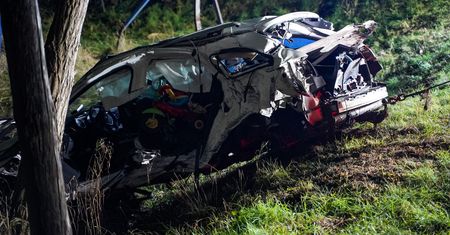 Trzy osoby w stanie ciężkim po wypadku na DK10