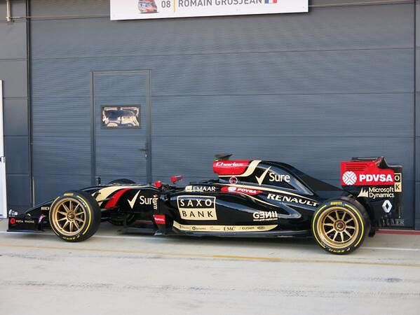 18-calowe koła w bolidzie Lotusa (fot. twitter @lotus_f1team)