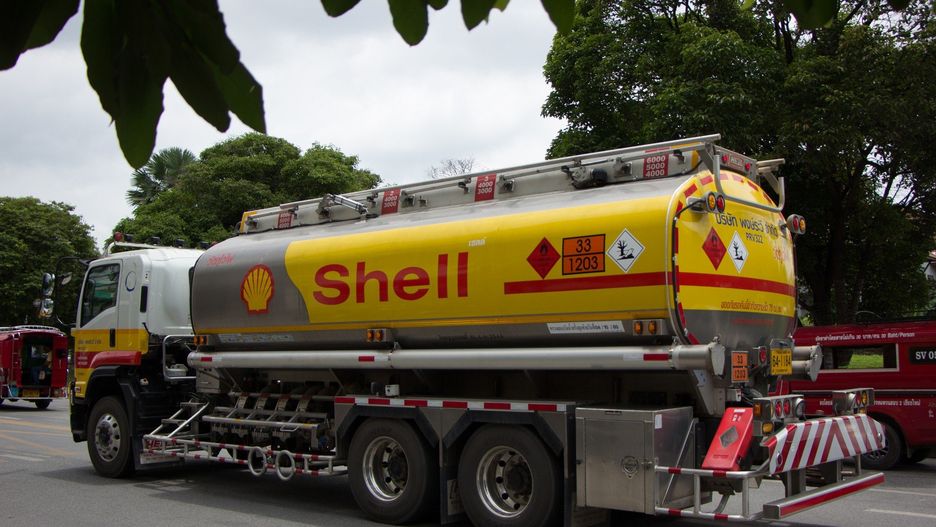 Shell rozstał się z dwoma szkockimi projektami.