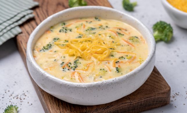 Pyszną zupę możemy przygotować z różnych rodzajów sera 