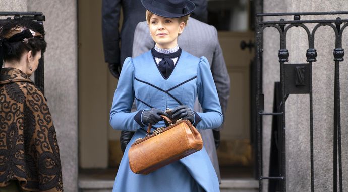 Panna Scarlet i komisarz