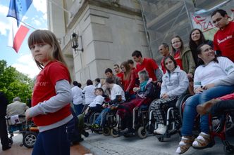 Niepełnosprawni i fizjoterapeuci manifestowali w Warszawie