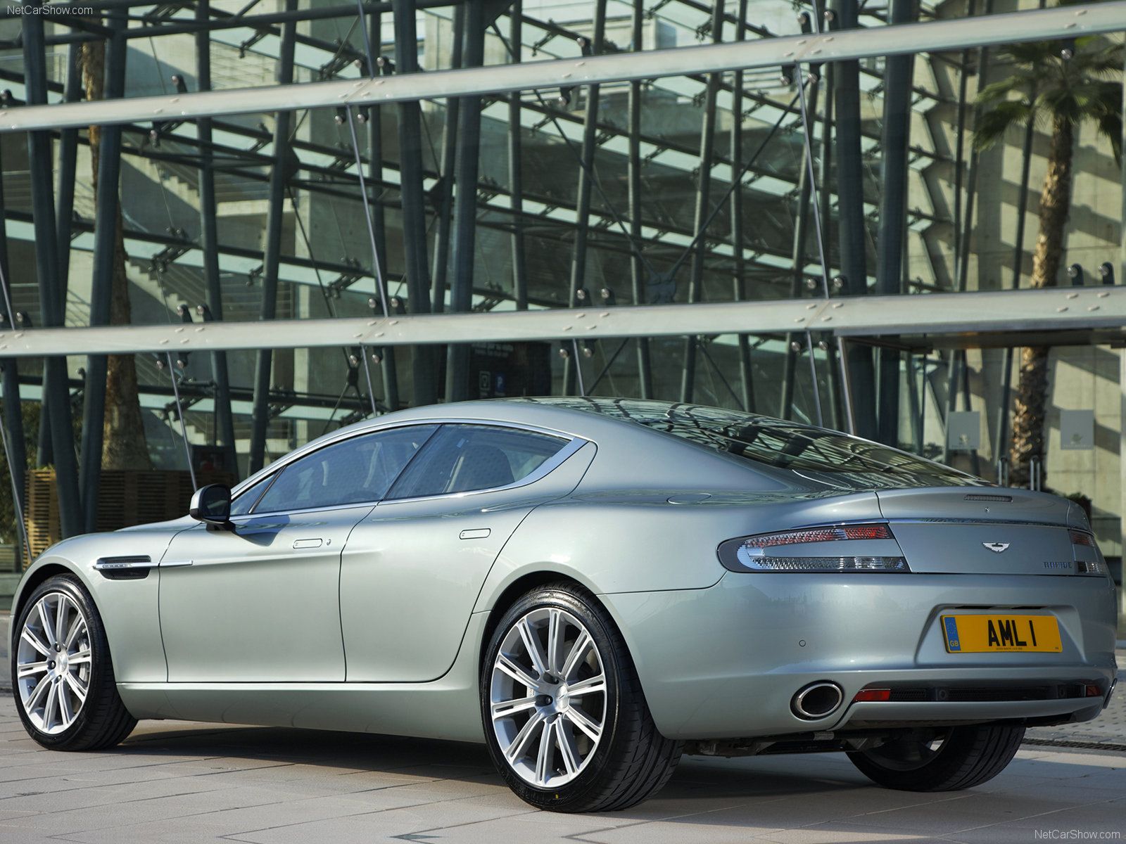 Aston Martin Rapide 2