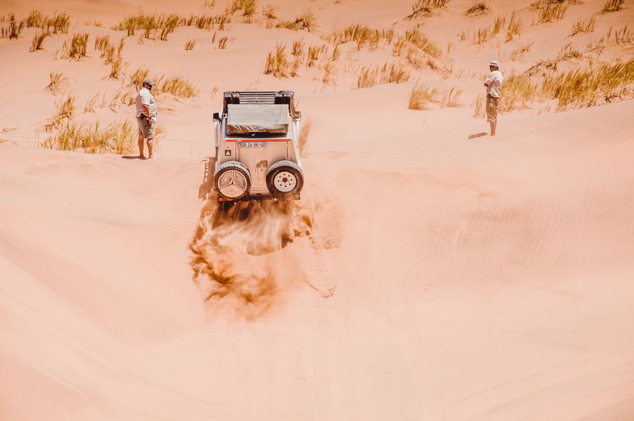 Pierwsze ćwiczenia podjazdów po suchym piachu