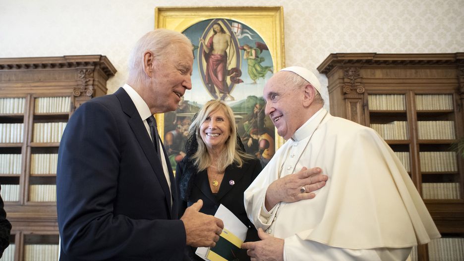 Papież Franciszek spotkał się z prezydentem Joe Bidenem. Przywódcy rozmawiali o ekologii 