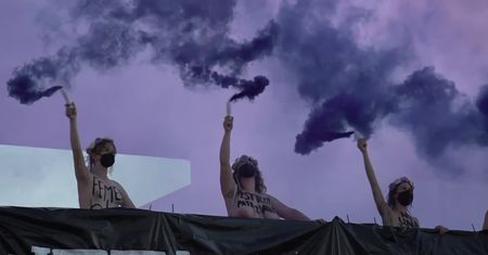 Protest aktywistek FEMEN w Berlinie. Sprzeciwiają się wypowiedzeniu przez Turcję konwencji stambulskiej.